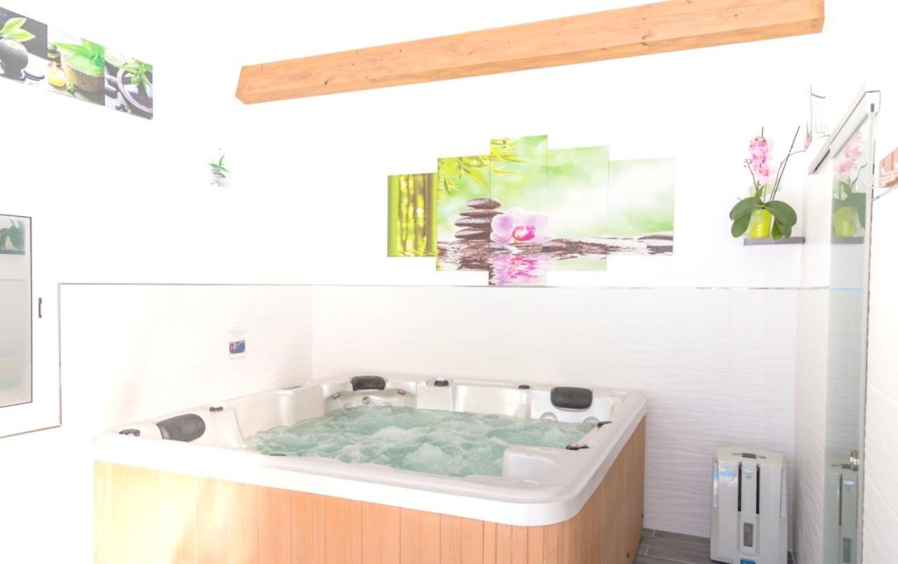 Appartement Elegant Avec Piscine Privee A Plan D'Aups Sainte Baume 55 M² Esterno foto